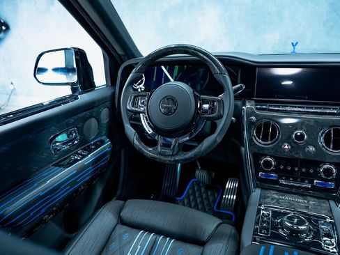 Used 2026 Rolls-Royce Cullinan AWD/4WD image 44
