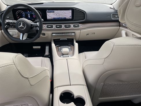 New 2026 Mercedes-Benz GLS 580 4MATIC image 24