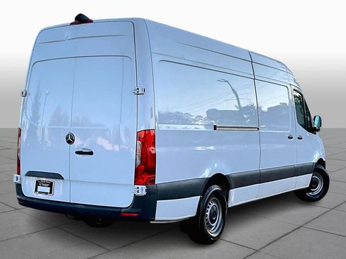 Used 2023 Mercedes-Benz Sprinter 2500 image 12
