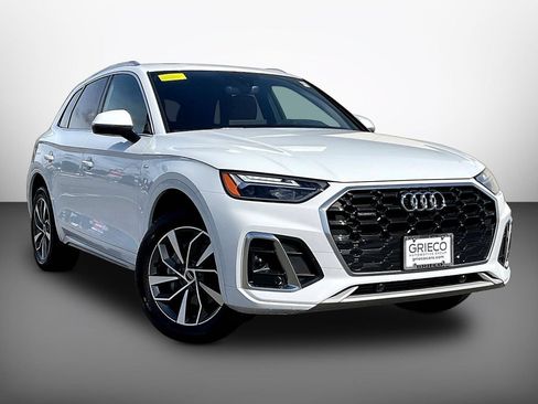 Used 2023 Audi Q5 2.0T Premium w/ Convenience Package AWD/4WD image 1