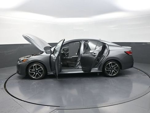 Used 2025 Nissan Sentra SR FWD image 42