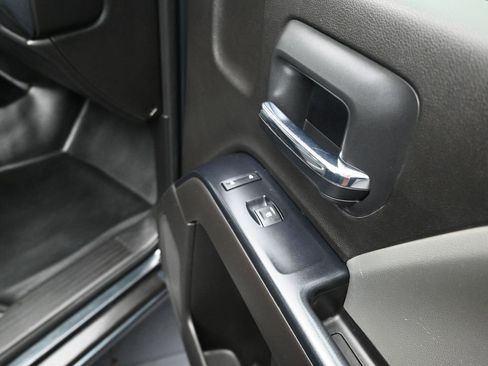 Used 2017 Chevrolet Silverado 2500 W/T image 32