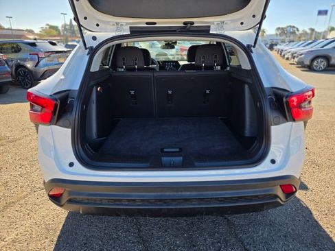Used 2025 Chevrolet Trax LS image 11