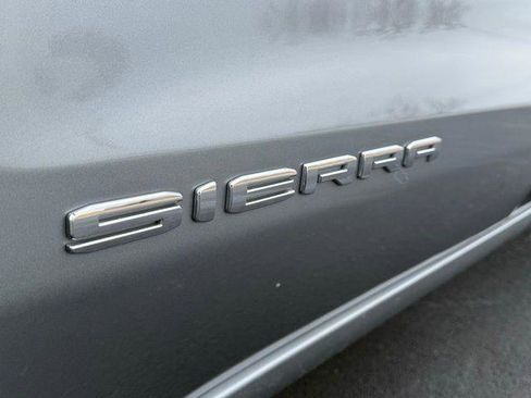 Used 2025 GMC Sierra 1500 SLT image 21