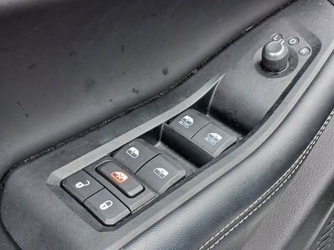 Used 2023 Jeep Grand Cherokee Altitude AWD/4WD image 13