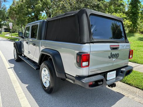Used 2020 Jeep Gladiator Sport w/ Quick Order Package 24S AWD/4WD image 8