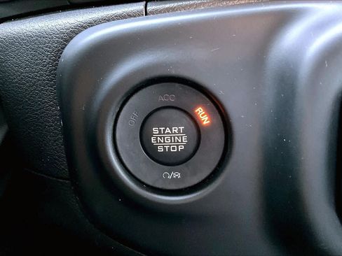 Used 2022 Jeep Wrangler Sport AWD/4WD image 31