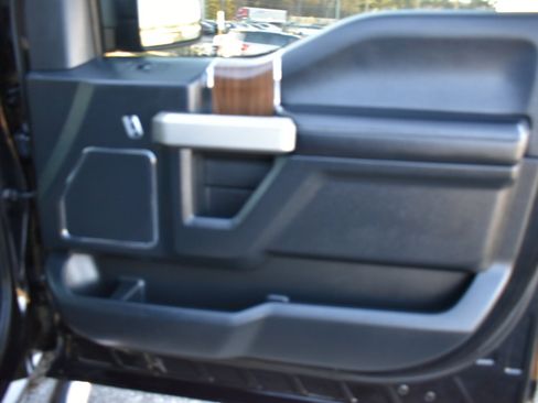 Used 2017 Ford F150 Lariat image 34