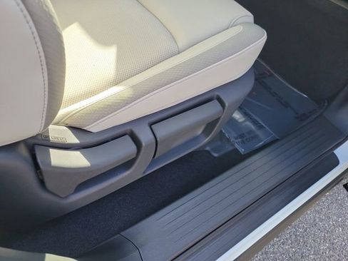 New 2026 Nissan Pathfinder SL w/ SL Premium Package image 32