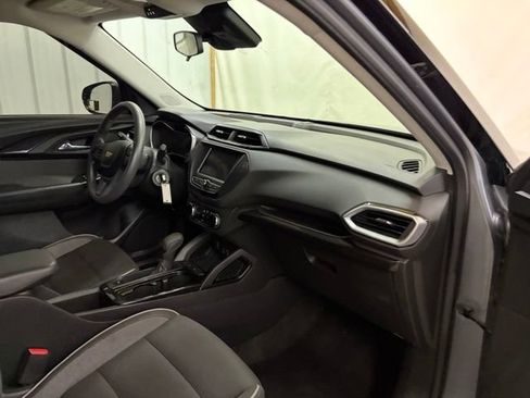 Used 2021 Chevrolet TrailBlazer LS FWD image 17