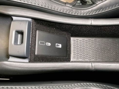 Used 2023 McLaren Artura RWD image 35