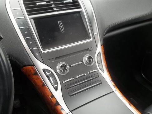 Used 2016 Lincoln MKX Reserve w/ Equipment Group 102A image 7