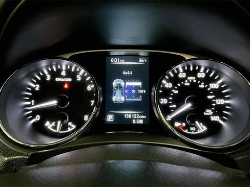 Used 2015 Nissan Rogue SV w/ SV Moonroof Package image 23