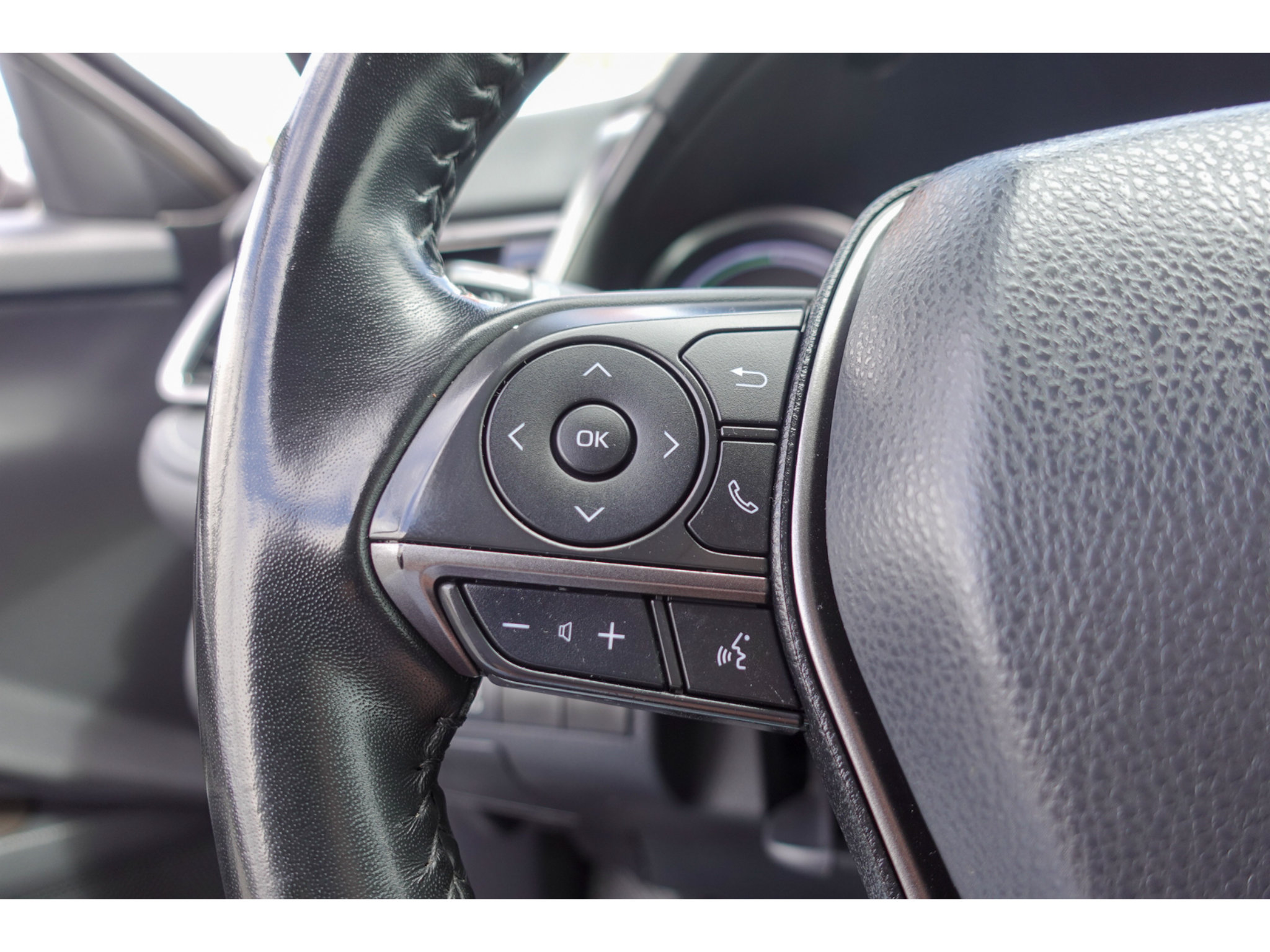 Used 2022 Toyota Camry SE FWD image 14