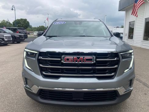 Certified 2024 GMC Acadia Elevation w/ Luxury Package AWD/4WD image 2
