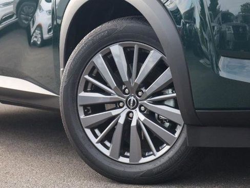 Certified 2025 Nissan Pathfinder SL w/ SL Premium Package FWD image 3