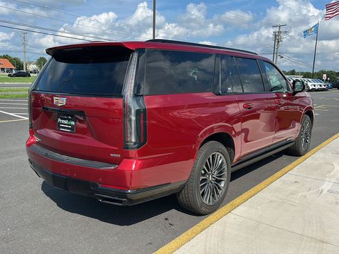 Used 2025 Cadillac Escalade ESV Sport Platinum AWD/4WD image 5