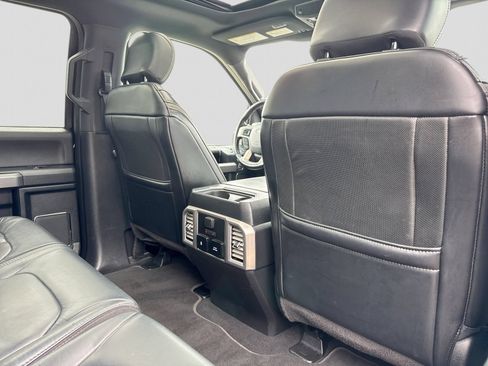 Certified 2019 Ford F450 Platinum w/ Platinum Ultimate Package AWD/4WD image 22
