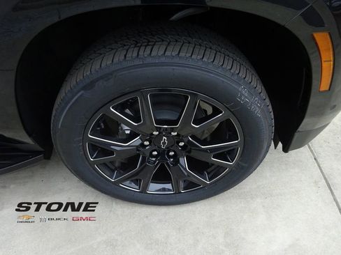 New 2026 Chevrolet Suburban Premier image 10