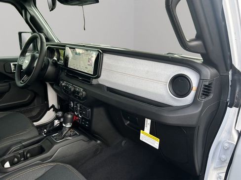 New 2025 Jeep Gladiator Willys image 26