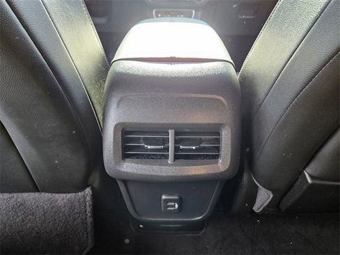 Used 2024 GMC Terrain SLT image 10