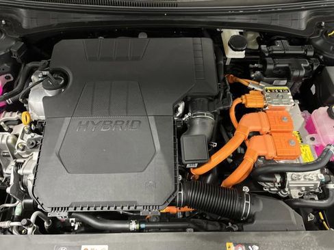 Used 2024 Hyundai Elantra Limited image 36