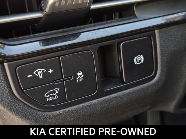 Certified 2026 Kia Sportage EX w/ EX Panorama Roof Package FWD image 19