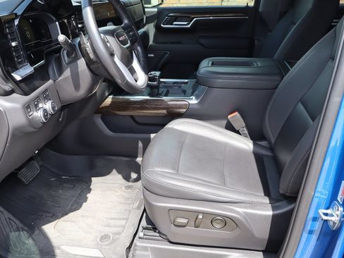 Used 2022 GMC Sierra 1500 Elevation w/ Elevation Premium Package AWD/4WD image 15