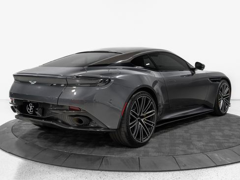 Used 2024 Aston Martin DB12 Coupe RWD image 9
