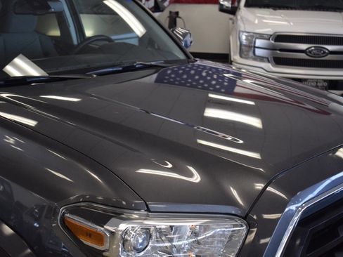 Used 2020 Toyota Tacoma SR5 image 6