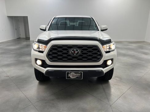 Used 2023 Toyota Tacoma TRD Off-Road w/ Technology Package AWD/4WD image 2