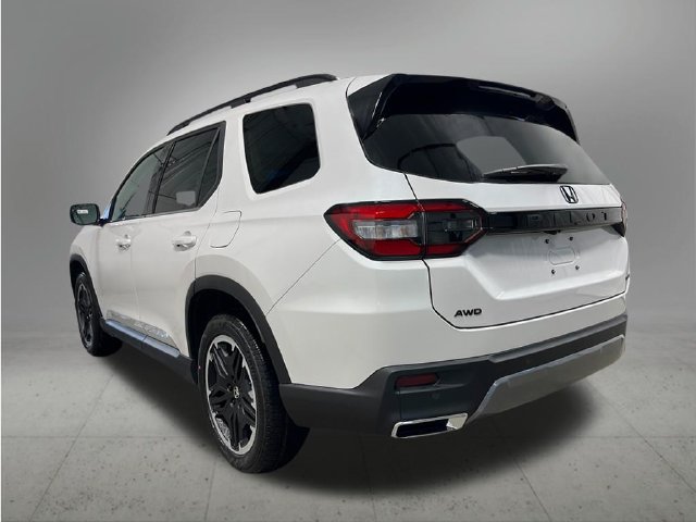 New 2026 Honda Pilot Touring image 3