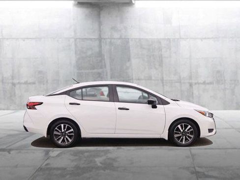 Used 2024 Nissan Versa S w/ S Plus Package FWD image 5