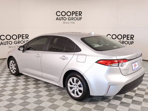 Used 2025 Toyota Corolla LE image 21