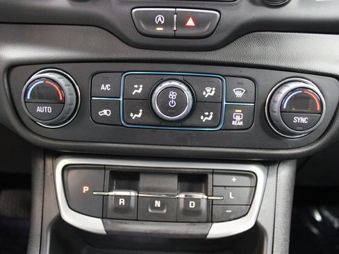 Used 2022 GMC Terrain SLT image 44