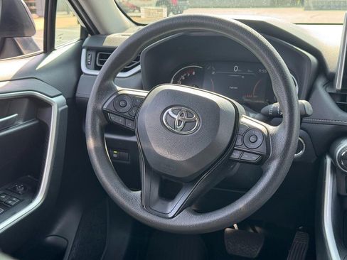 Used 2025 Toyota RAV4 XLE AWD/4WD image 13