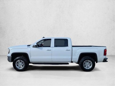 Used 2018 GMC Sierra 1500 SLE w/ SLE Value Package AWD/4WD image 9