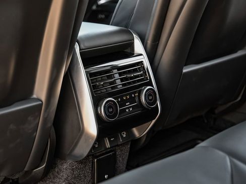 Used 2023 Land Rover Range Rover SE image 36