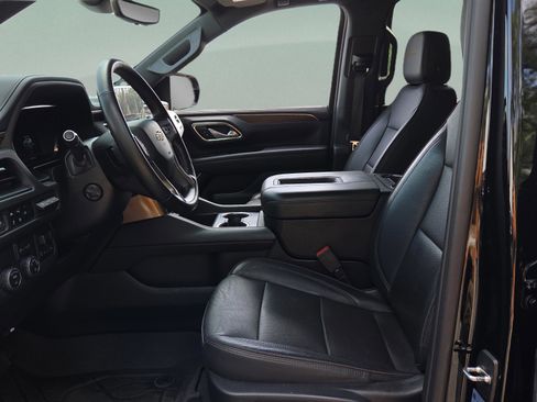 Used 2023 Chevrolet Tahoe High Country RWD image 9