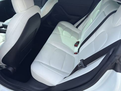 Used 2021 Tesla Model 3 Performance image 11