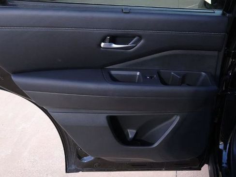 Certified 2025 Nissan Pathfinder SL image 13