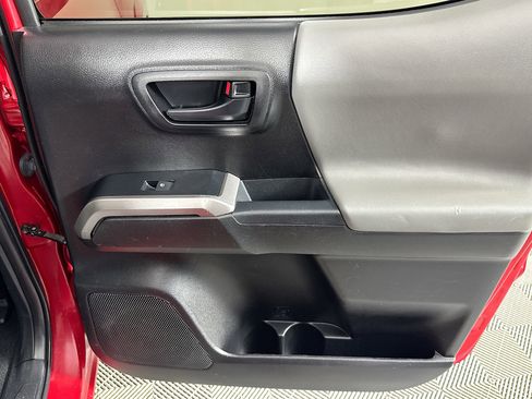 Used 2022 Toyota Tacoma SR5 w/ Technology Package RWD image 26