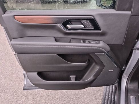 Used 2026 GMC Yukon Denali w/ Denali Reserve Package image 18