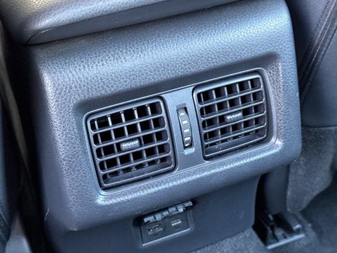 Used 2025 Toyota Camry SE FWD image 13