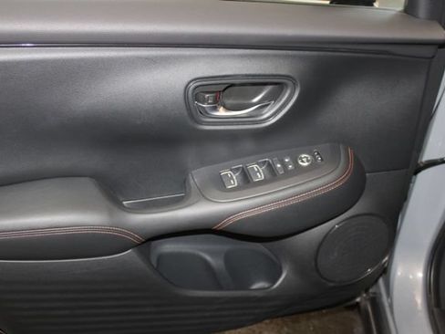 Used 2024 Honda HR-V Sport image 11