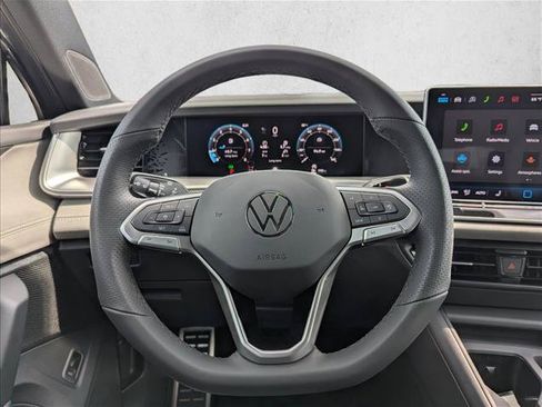 New 2026 Volkswagen Tiguan SE R-Line FWD image 15