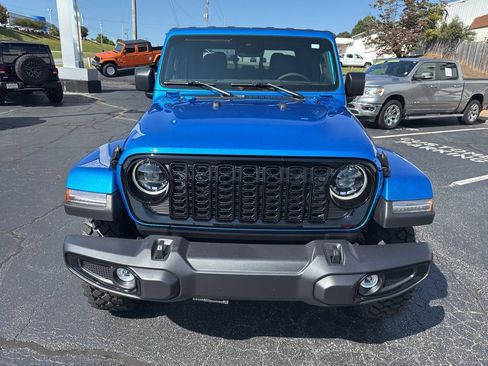 New 2025 Jeep Gladiator Willys image 3