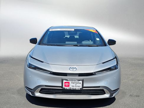 Used 2026 Toyota Prius Plug-In Hybrid FWD image 8