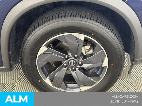 Used 2025 Nissan Rogue SV FWD image 15