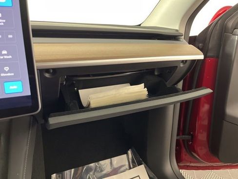 Used 2024 Tesla Model Y Long Range image 33